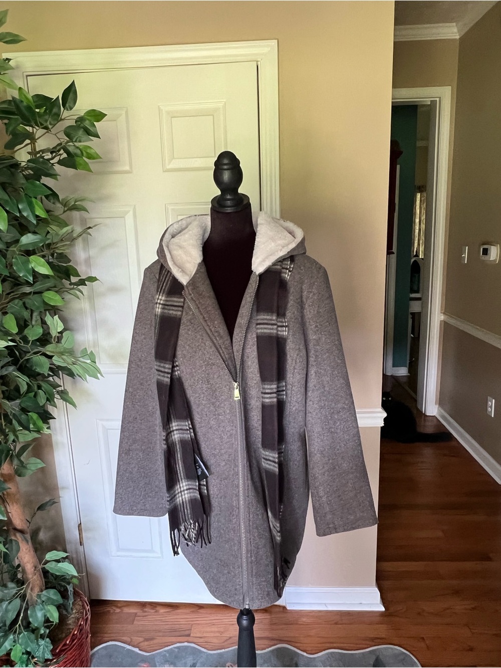NWOT Jones Women's Gray Wool blend Hooded Coat